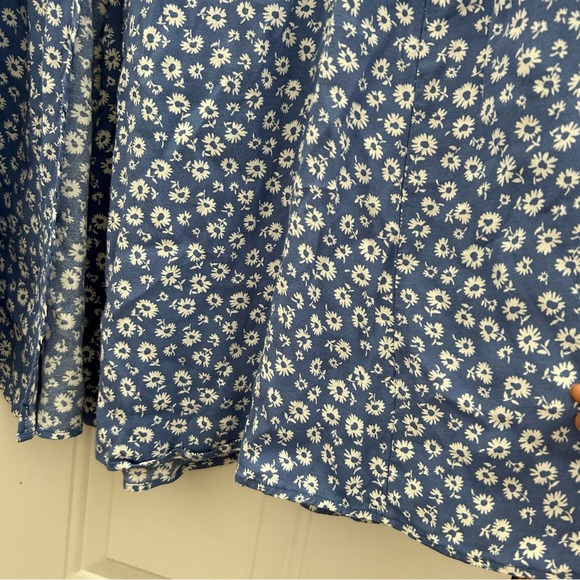 Reformation Zoe floral print midi skirt with slit in azzurro - Picture 9 of 10